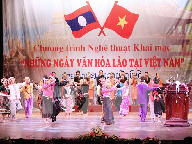 ໄຂສັບປະດາວັດທະນະທຳຫວຽດນາມຢູ່ລາວ2015